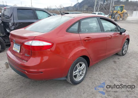 2018 Ford Fiesta Se z USA, uszkodzony, nr VIN 3FADP4BJ7JM104032